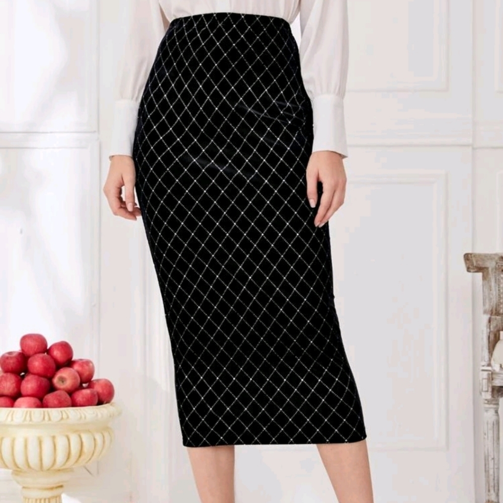 New Black Fishnet Pattern Velvet Pencil Skirt
